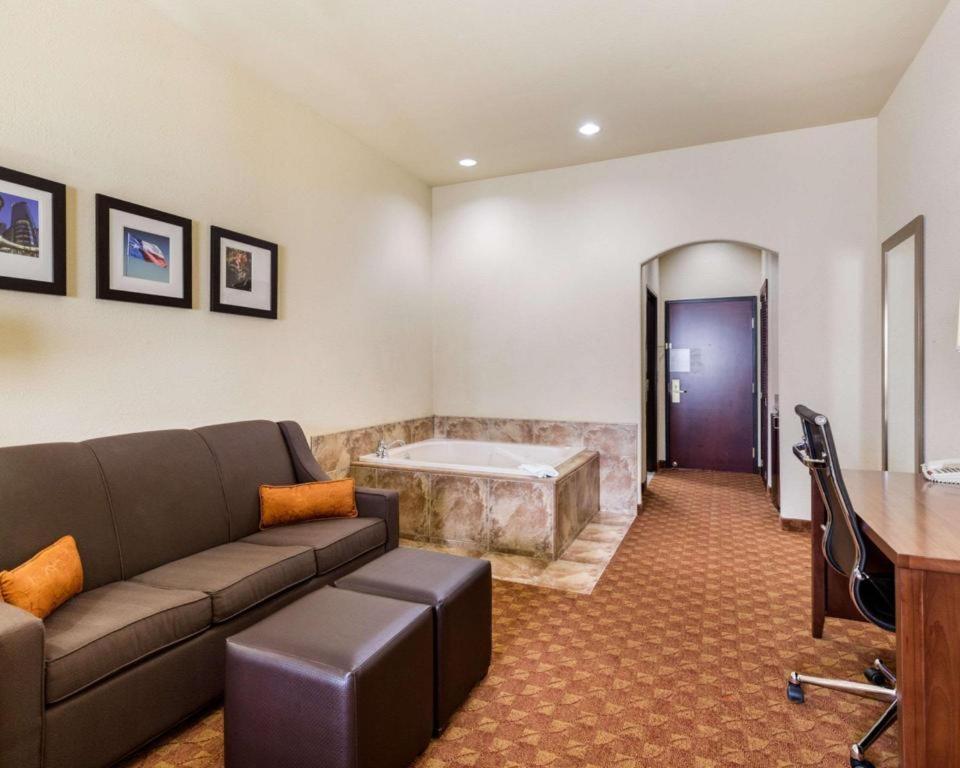 Comfort Suites Near Nasa - Clear Lake Webster Eksteriør billede