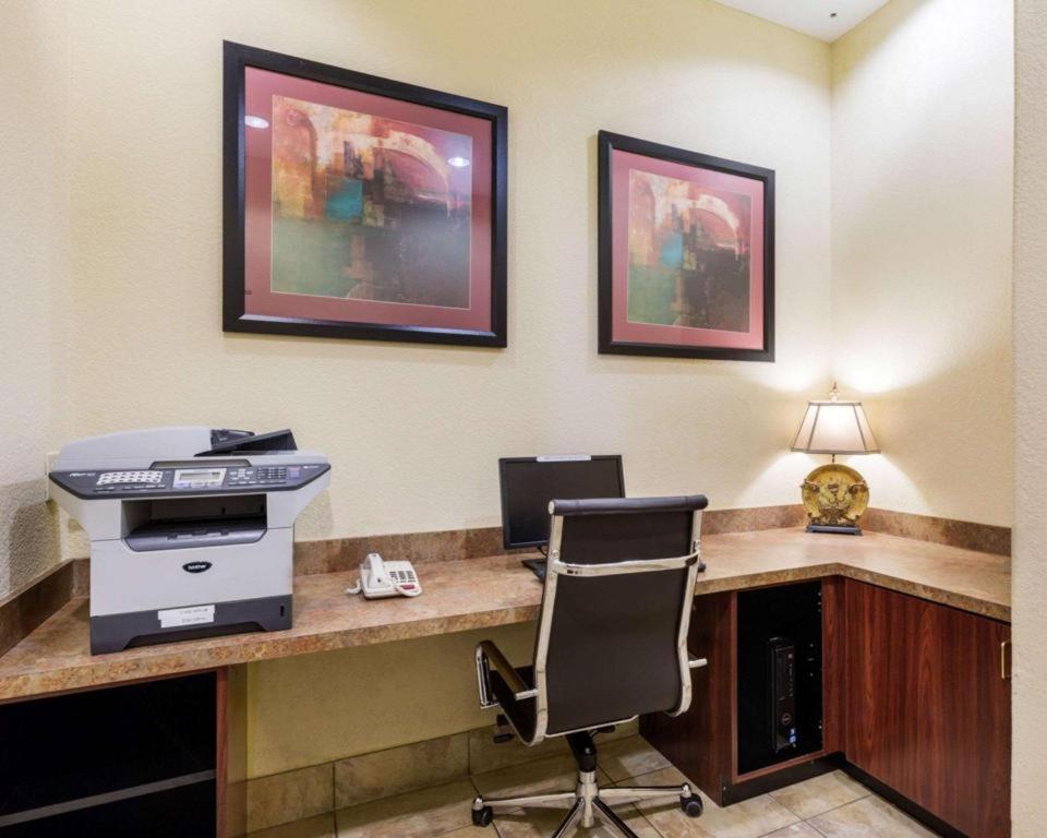 Comfort Suites Near Nasa - Clear Lake Webster Eksteriør billede